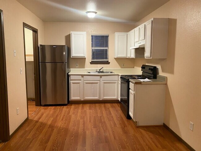 Photo - 420 Park St Unit 102