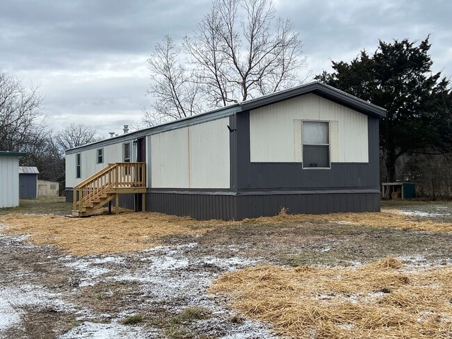 Photo - 3 Bed, 2 Bath, Detached Building on 10 Acres!