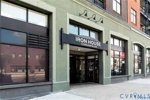 Building Photo - 1333 W Broad St