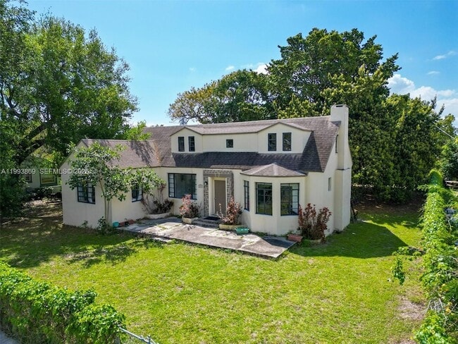 Building Photo - 1238 NE 112th St