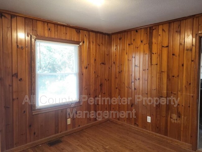 Photo - 591 Georgia Ave