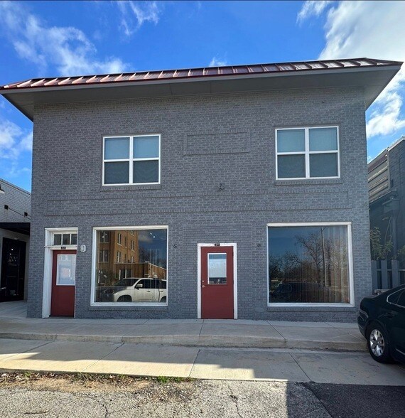 311 S Locust St Unidad 205