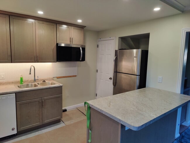 3 Pleasant St