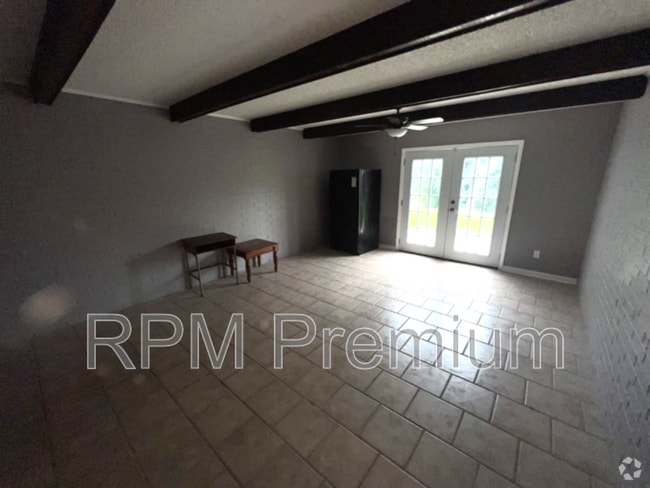 Building Photo - 3350 LA-1 Unit Apt. #7