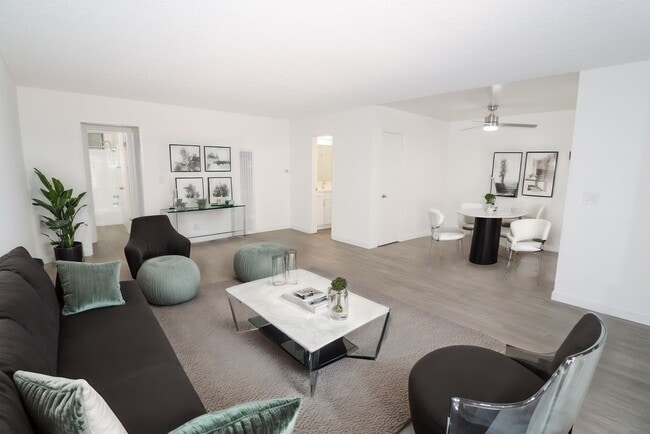 Photo - Encino Park West