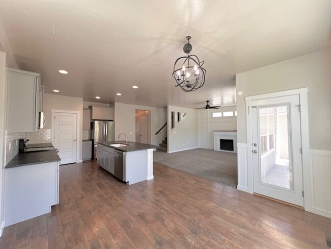 Photo - Beautiful 4 Bed, 2.5 Bath Plus Office in S... Casa