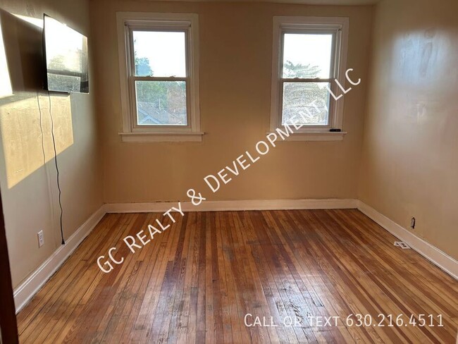 Photo - 10225 S Perry Ave