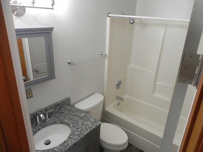 Photo - 1353 Lakeview Ave