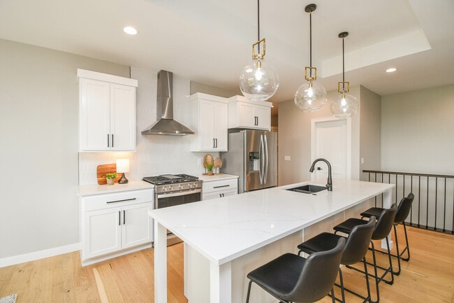 Photo - 1520 N Marlowe Ave