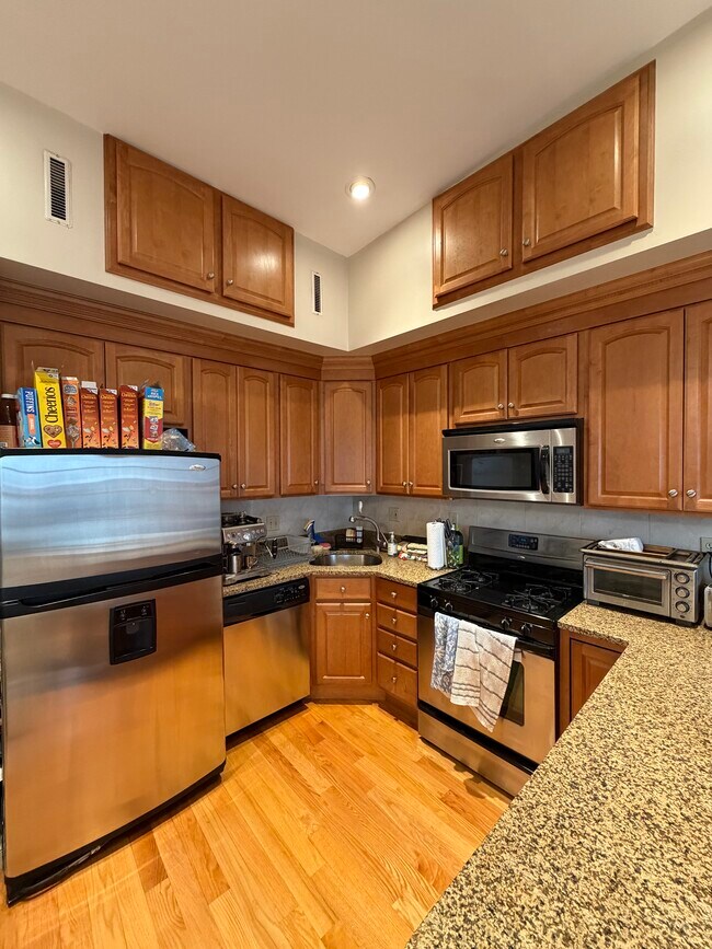 Photo - 261 W 2nd St