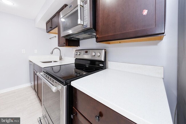 Photo - 117 R St NW Unit 2