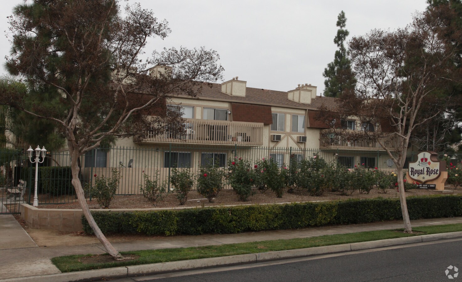 Royal Rose Apartments - Royal Rose Apartments