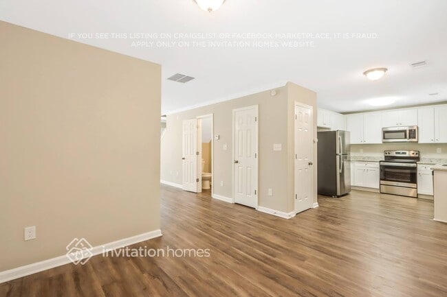 Photo - 6861 Mahonia Pl