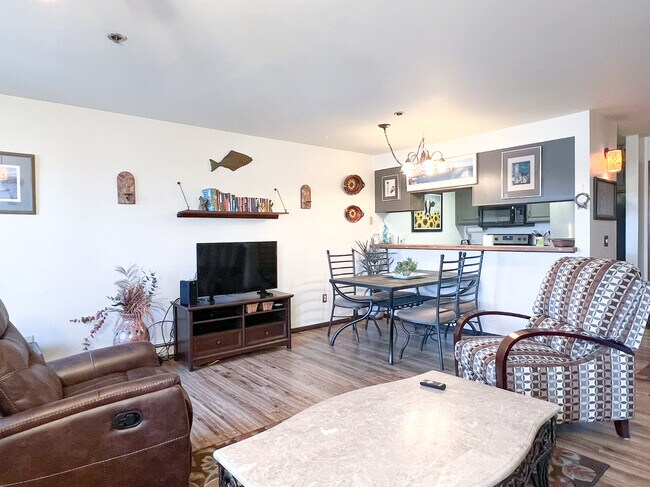 Photo - 380 E 11th Ave