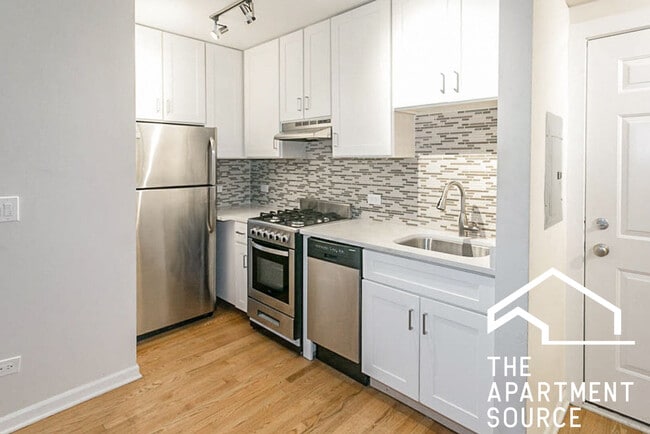 Building Photo - 2520 W Leland Ave Unit B7