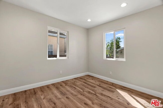 Photo - 747 N Wilton Pl Unidad 747