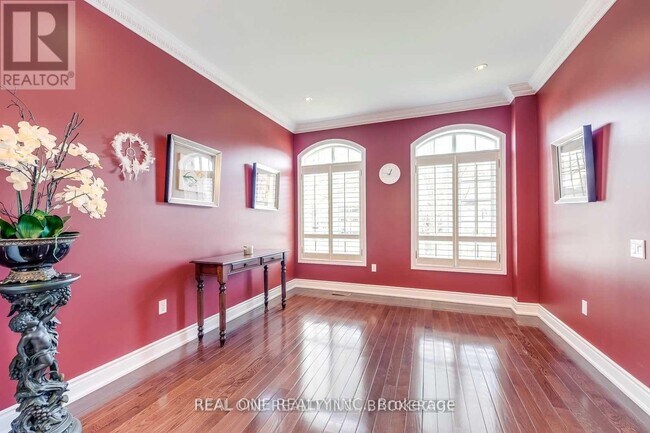 Photo - 96 Spring Azure Crescent