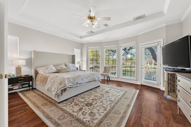 Photo - 345 The Hills Dr