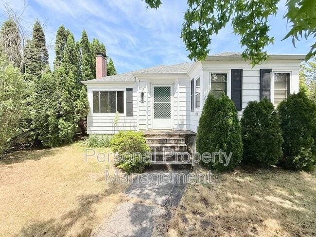 Building Photo - 506 W 39th St