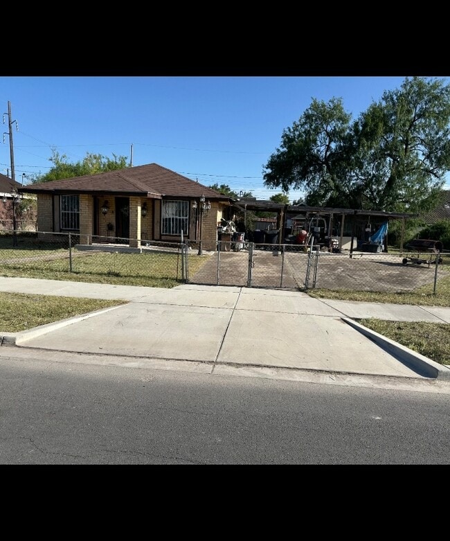 Building Photo - 2405 Helena Ave Rental