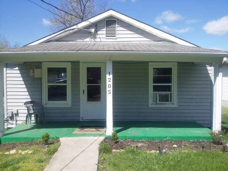 Photo - 1205 Hawthorne Ave