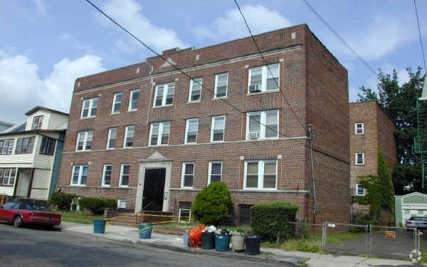 Photo - 16-18 N 12th St Apartments