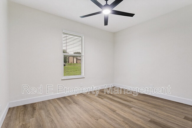 Photo - 5210 Galacino St