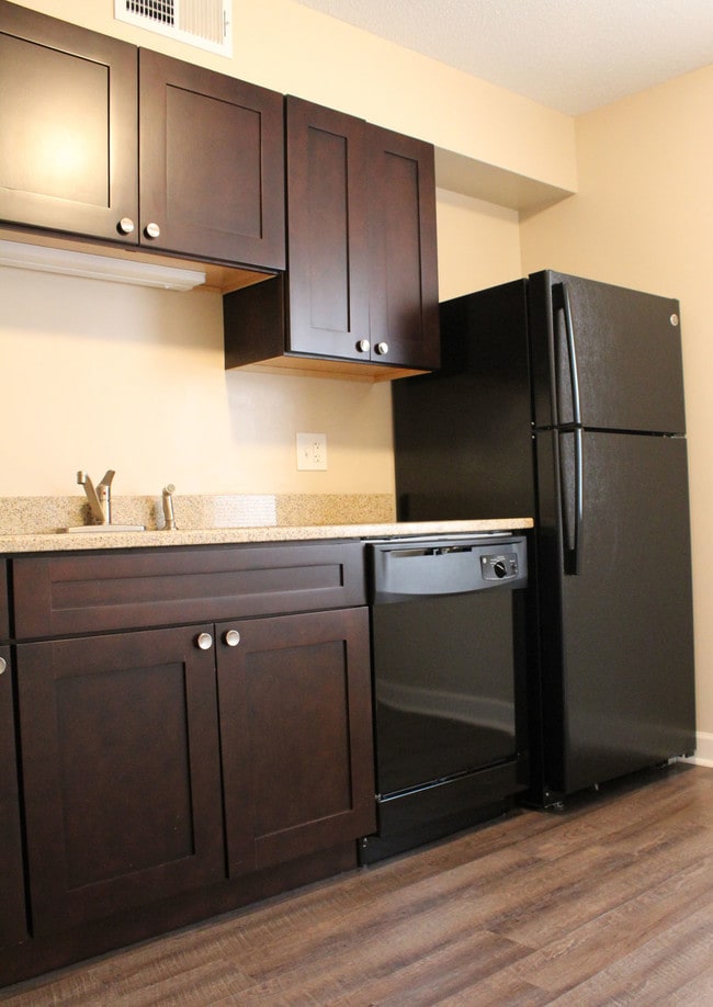 Reserve at Brownstone Apartments Overland Park, KS
