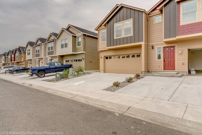 Covington Manor Townhomes - Covington Manor Townhomes