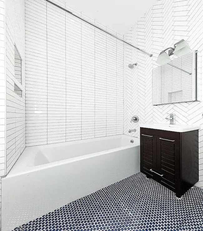 223 Mott St Unit 1