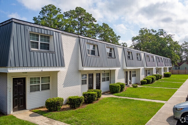 Pasarela - Amelia West Townhomes