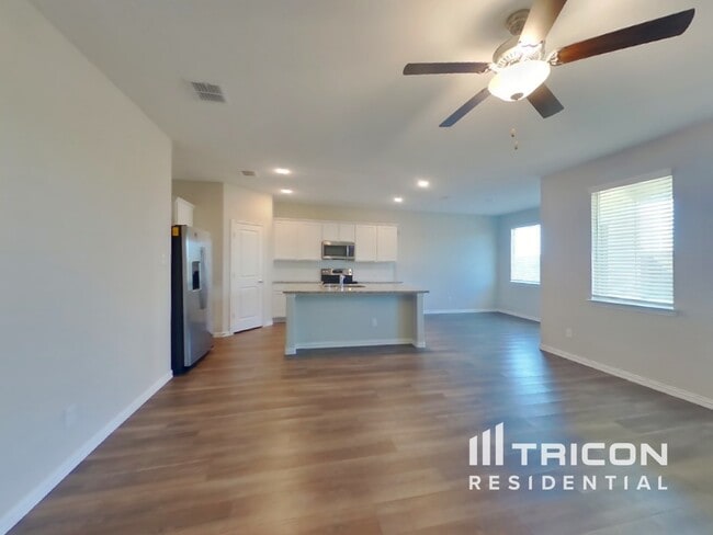 Photo - 1073 N Churchill Dr