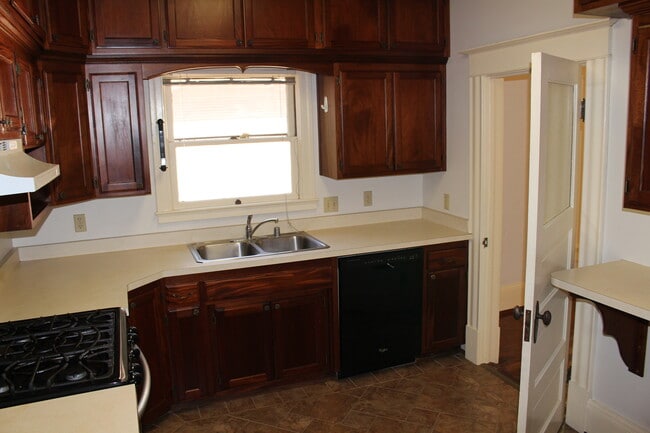 Photo - 528 W 3rd St Unit A