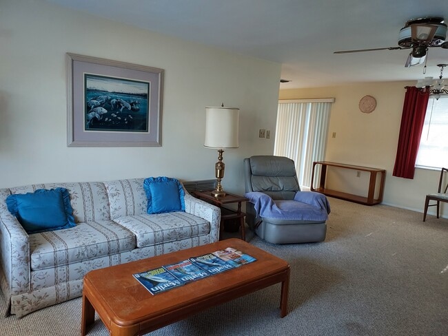 Photo - 1240 Chelsea Ln House