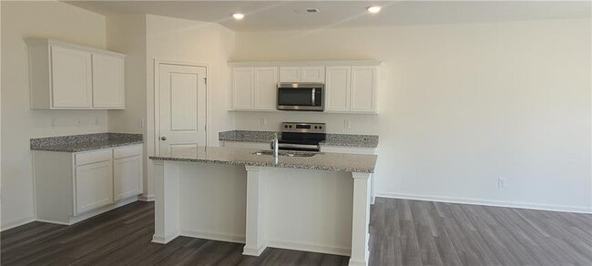 Photo - 132 Verona Dr NW