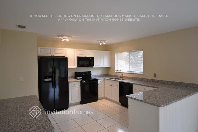 Photo - 785 SW Belmont Cir