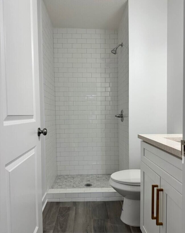 Photo - 874 Dennison Ave