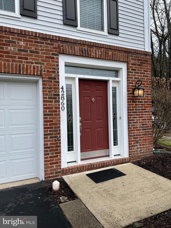 42860 Golf View Dr Townhome Townhome Rental in Chantilly VA