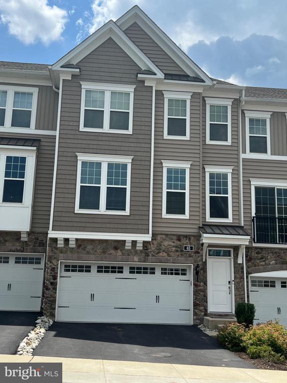 Building Photo - 65 Lila Ln