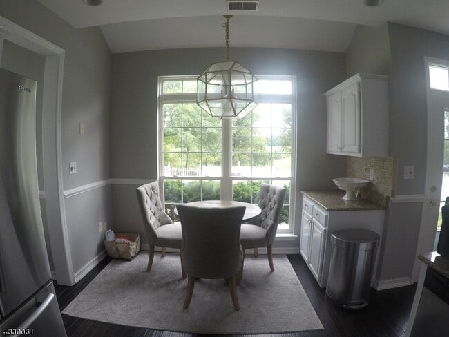 24 Cartier Dr