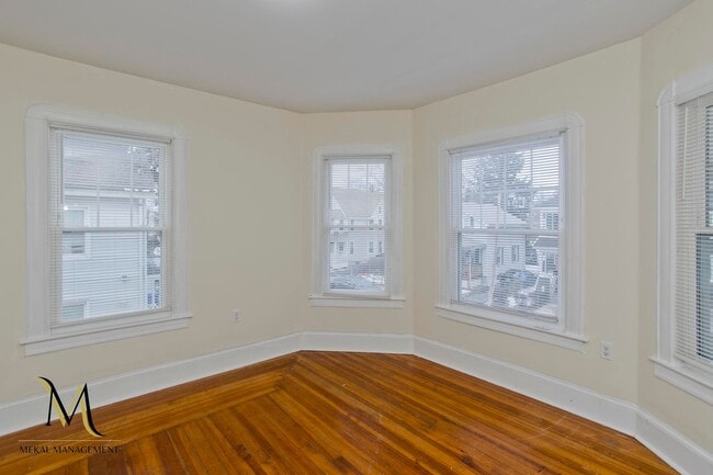 Building Photo - 54-56 Clantoy Street Unit Second Floor