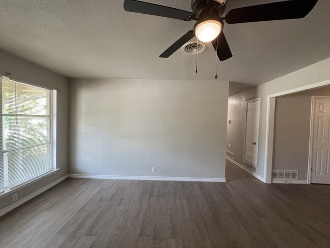 Photo - 3316 Shorewood Dr