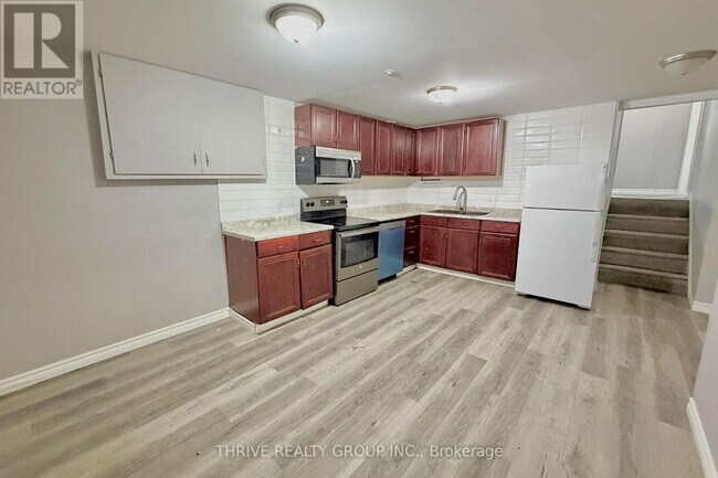 Photo - 727 Millbank Dr