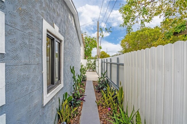 Photo - 519 NW 52nd St