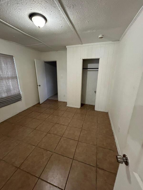Photo - 905 W Anderson St
