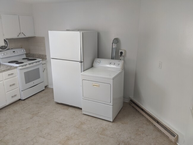 Photo - 248 W Patrick St Unidad 2