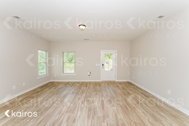 Photo - 161 Bates Ln