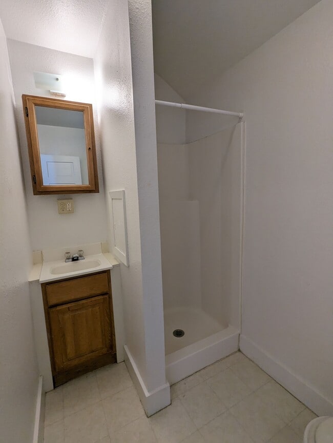 Photo - $1250 - 2 Bedroom 1 Bath Apartment - Heart... Unit 413 1/2