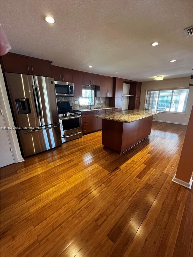 Photo - 84 Avenue D