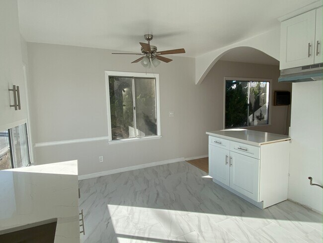 Photo - 12641 Vanowen St Unit 4